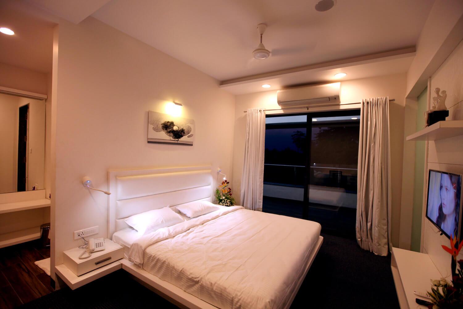 suit_room-pic1