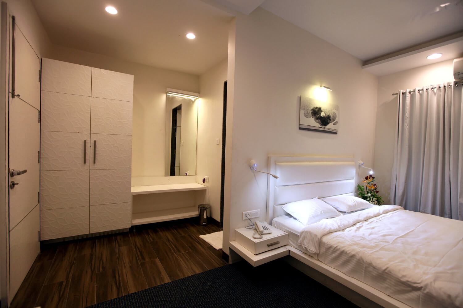 suit_room-pic2